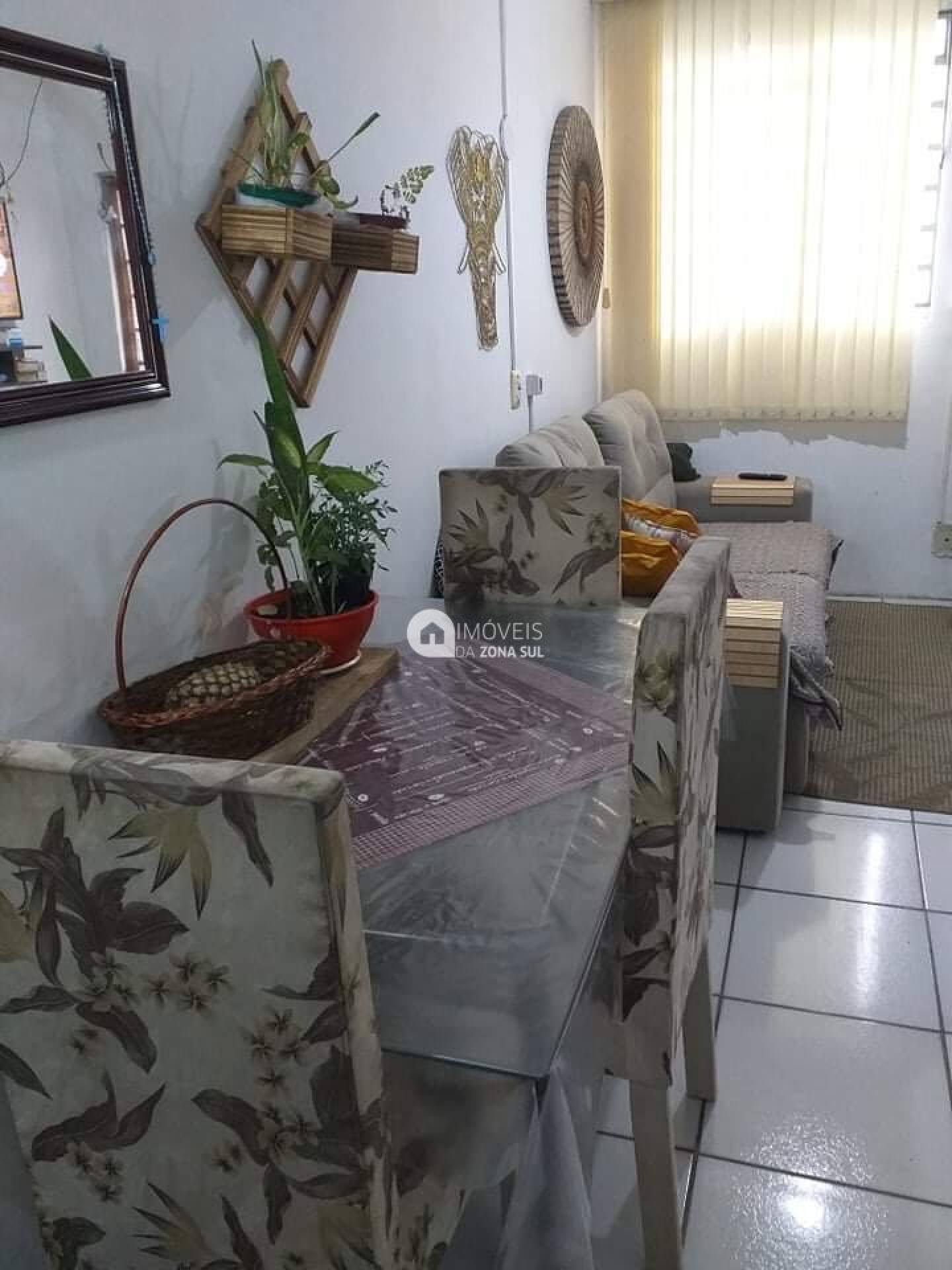 Sobrado para Vender com 1 vaga de garagem com 2 quartos 1 banheiro no bairro Cavalhada em Porto Alegre/RS