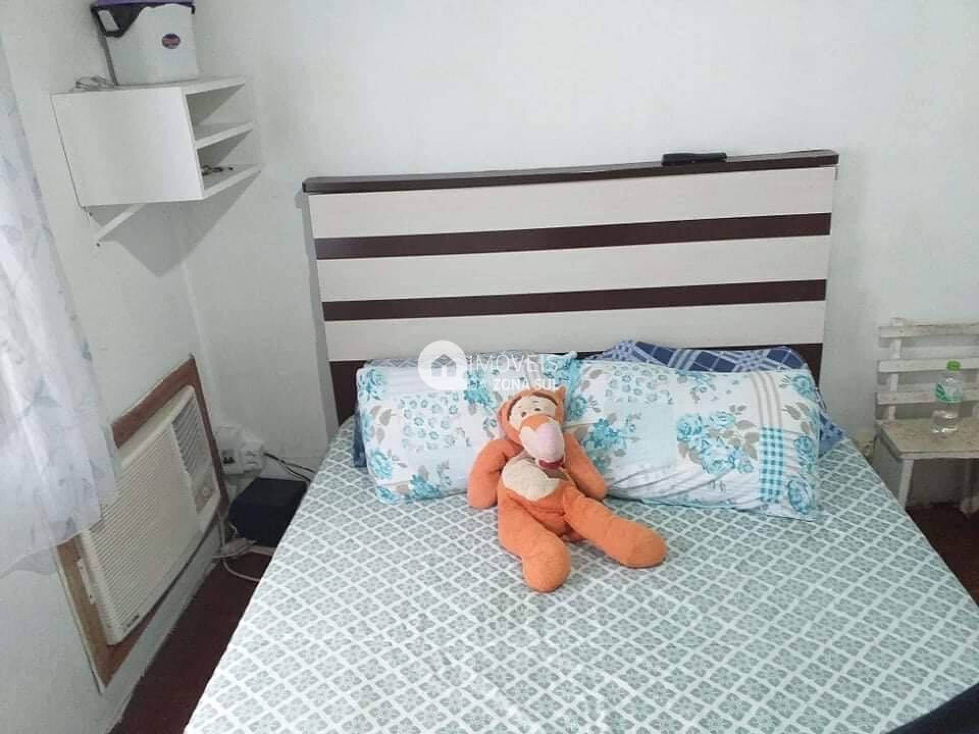 Sobrado para Vender com 1 vaga de garagem com 2 quartos 1 banheiro no bairro Cavalhada em Porto Alegre/RS