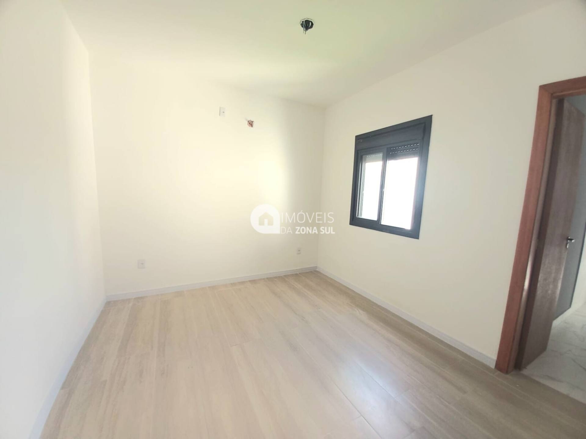 Casa para Vender com 2 vagas de garagem com 3 quartos 1 banheiro 1 suíte no bairro Hípica em Porto Alegre/RS