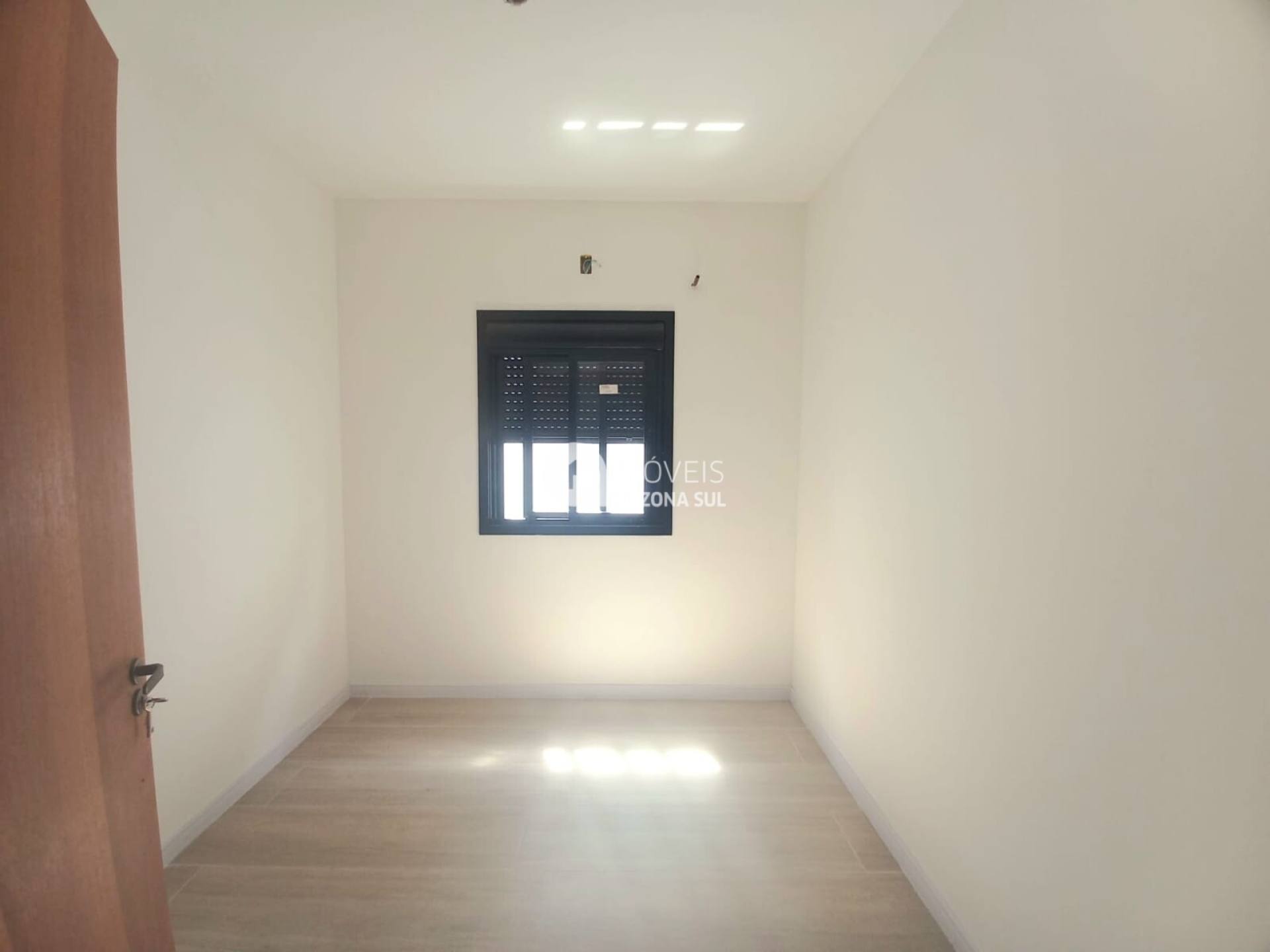 Casa para Vender com 2 vagas de garagem com 3 quartos 1 banheiro 1 suíte no bairro Hípica em Porto Alegre/RS