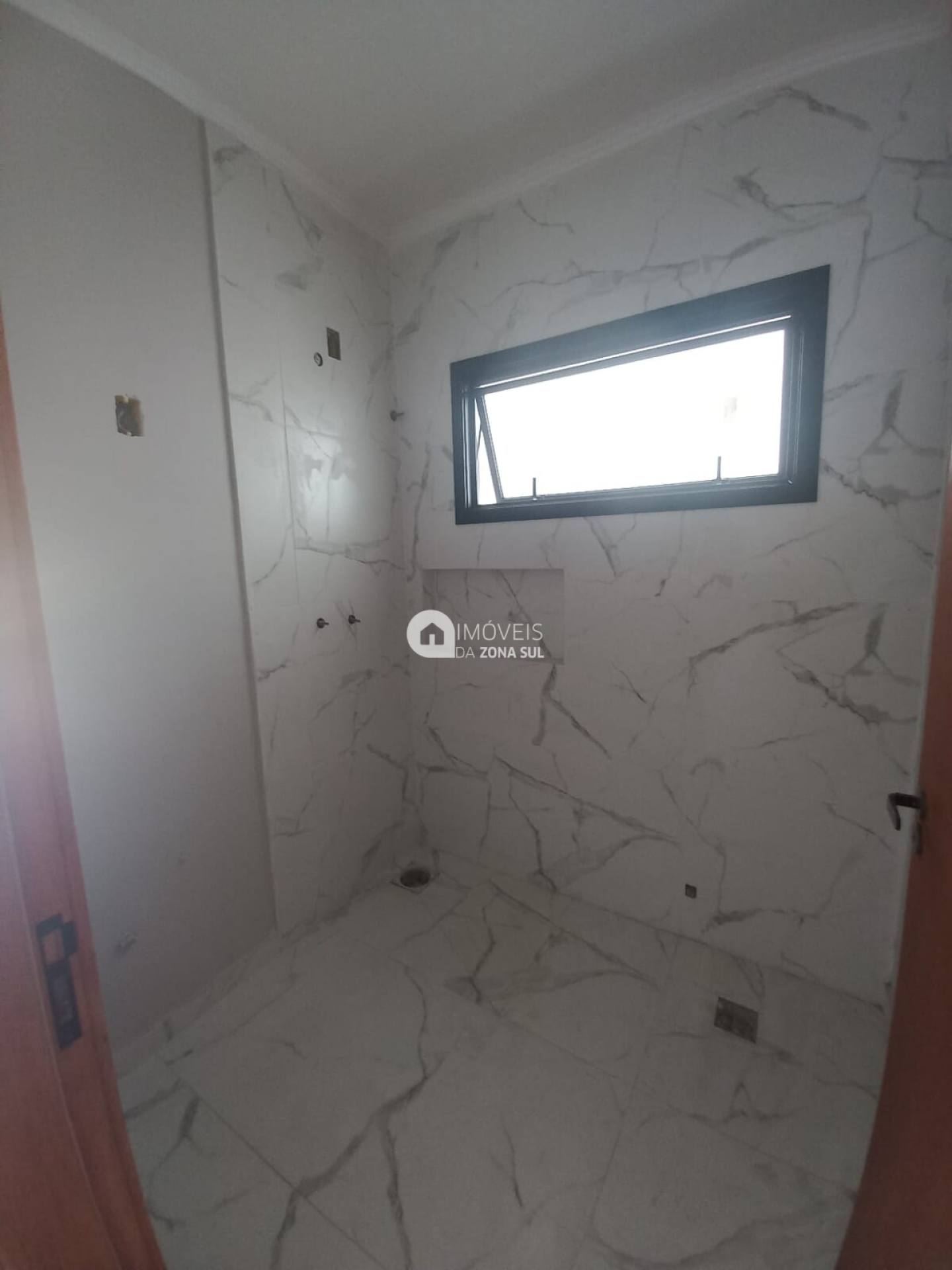 Casa para Vender com 2 vagas de garagem com 3 quartos 1 banheiro 1 suíte no bairro Hípica em Porto Alegre/RS