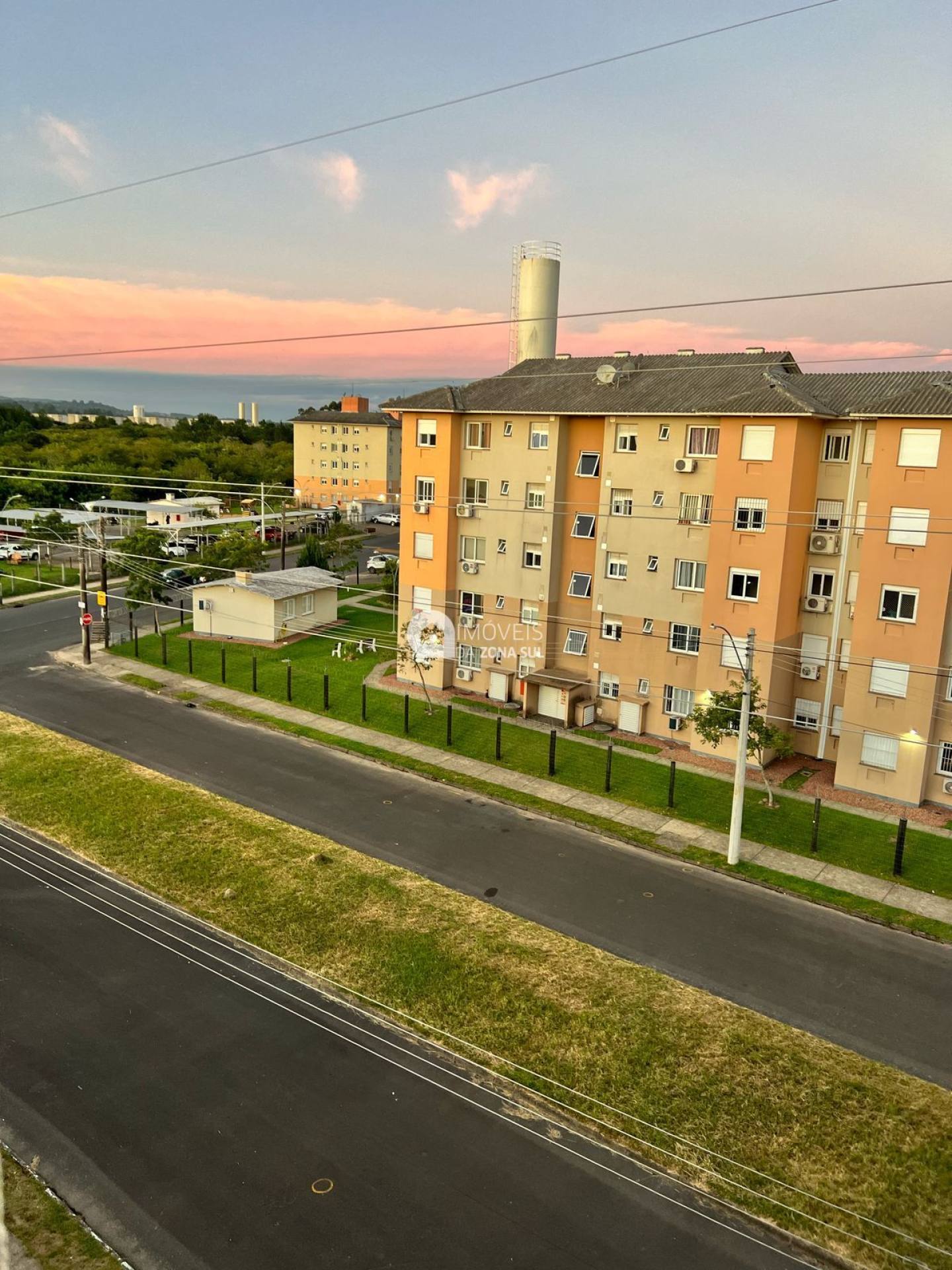 Ótimo apartamento na entrada da Restinga