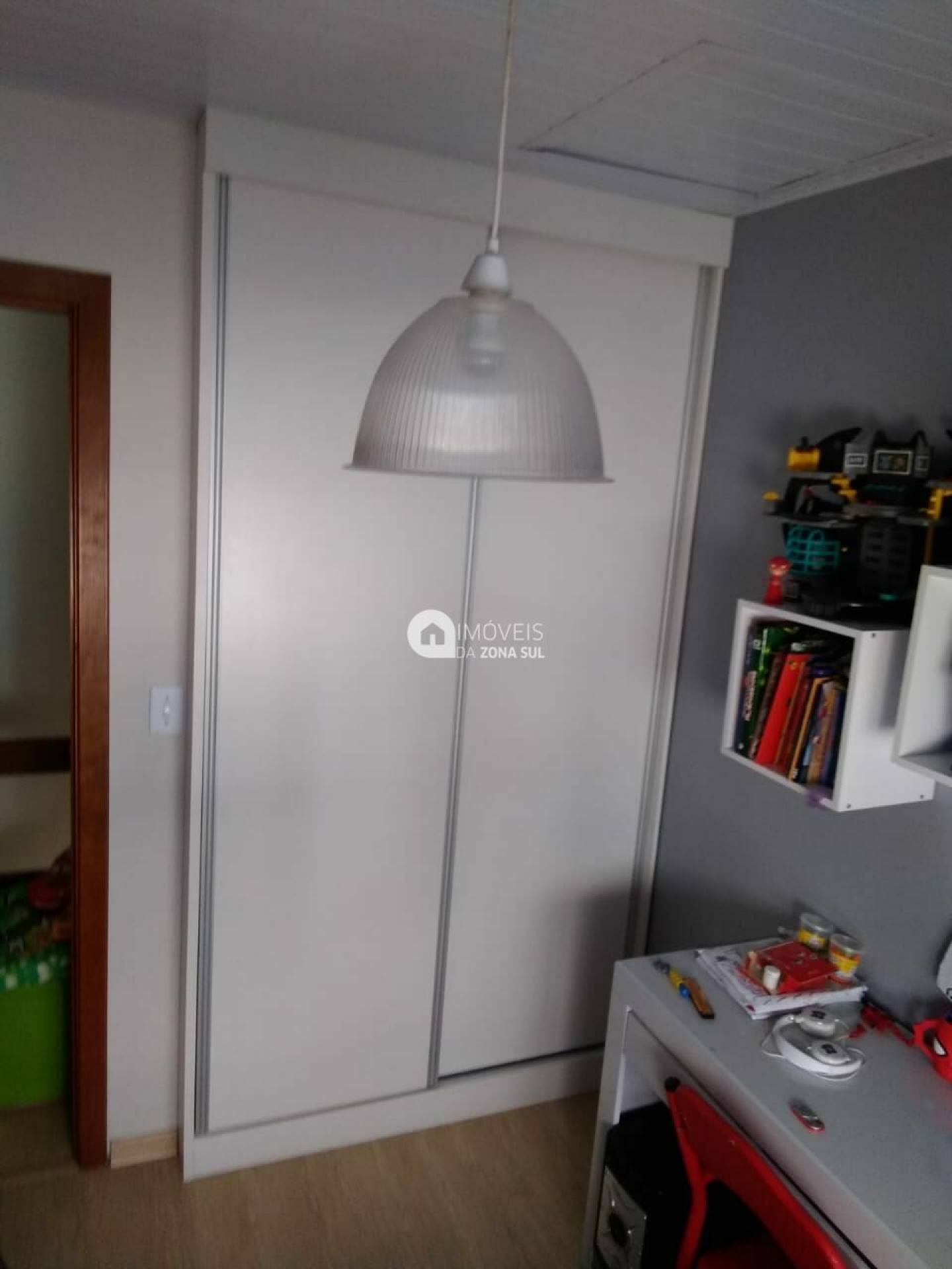 Casa 2 dormitórios em Condomínio na Restinga