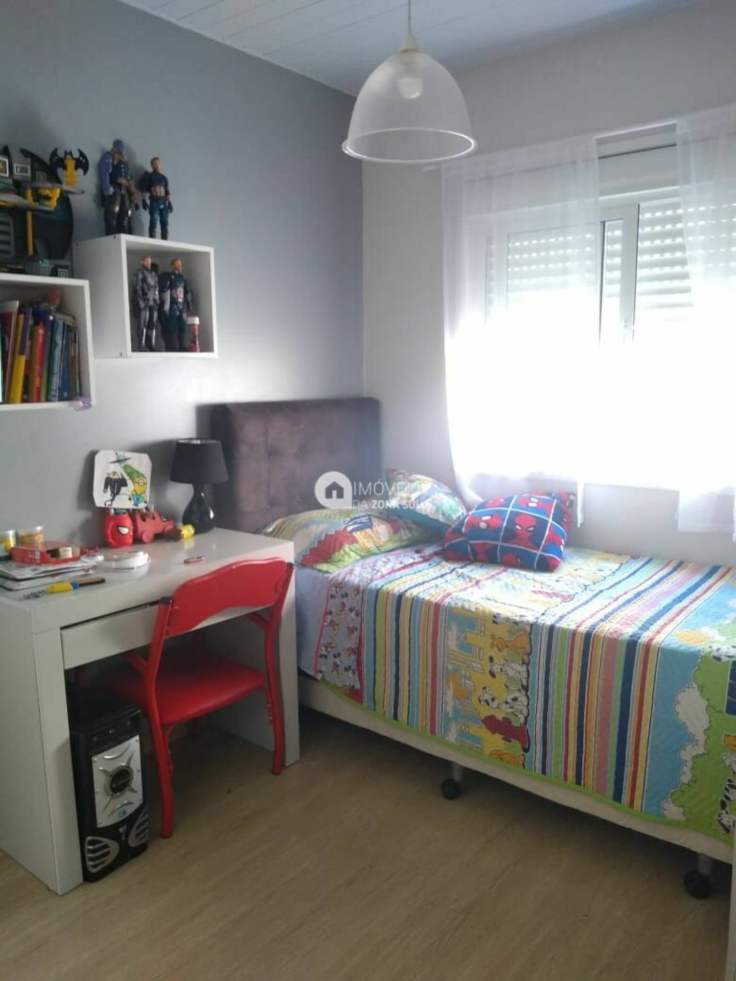 Casa 2 dormitórios em Condomínio na Restinga