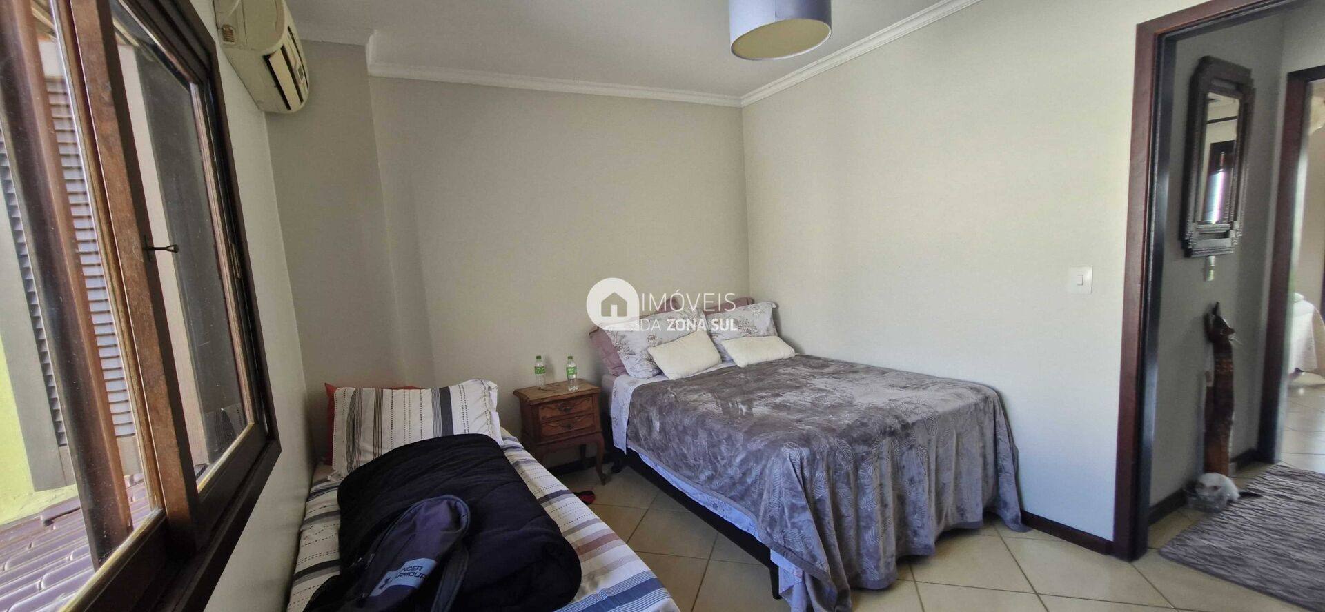 Casa para Vender com 2 vagas de garagem com 2 quartos 2 banheiros 2 suítes no bairro Hípica em Porto Alegre/RS
