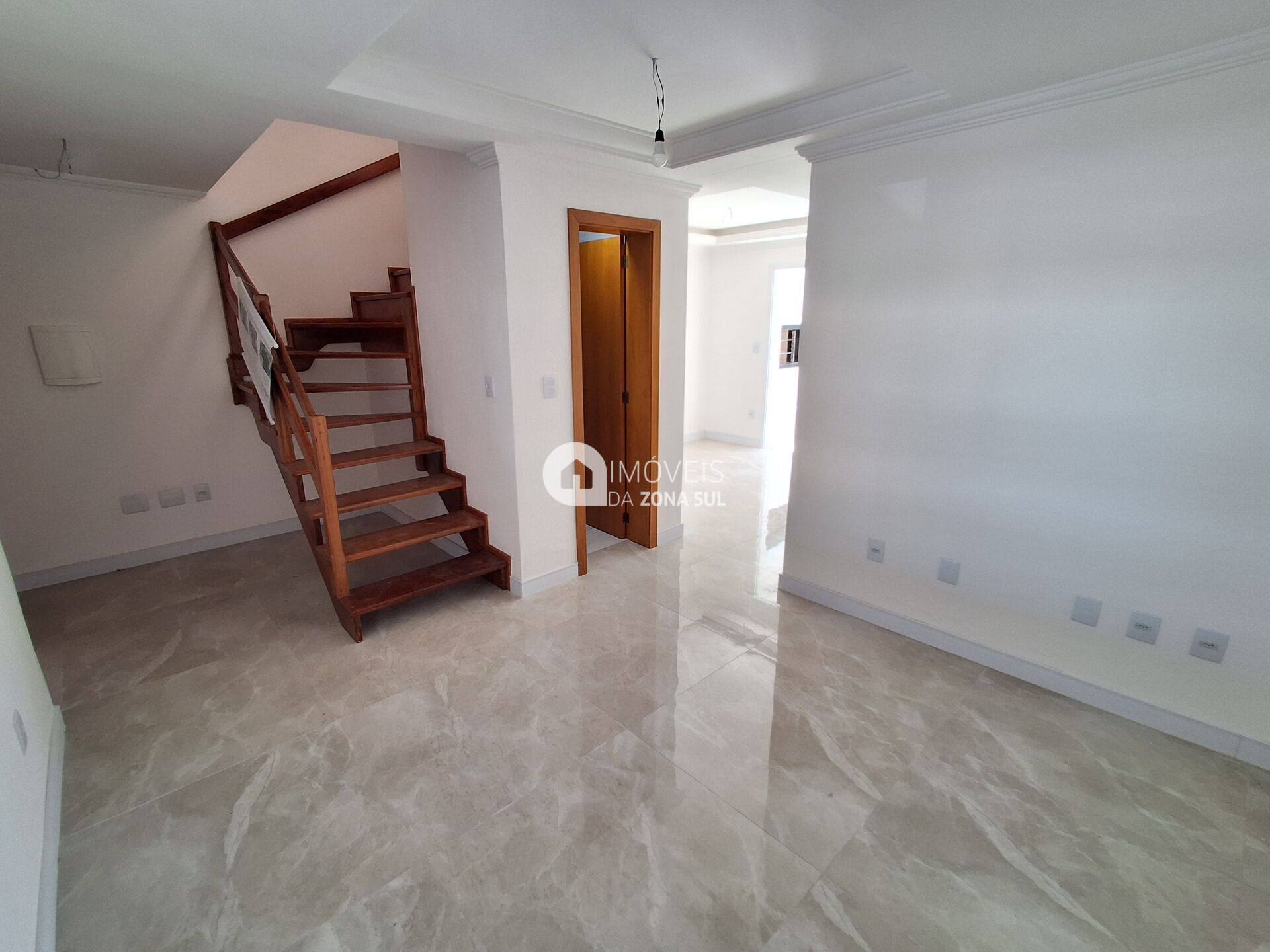 Casa para Vender com 3 quartos 3 banheiros 1 suíte no bairro Hípica em Porto Alegre/RS