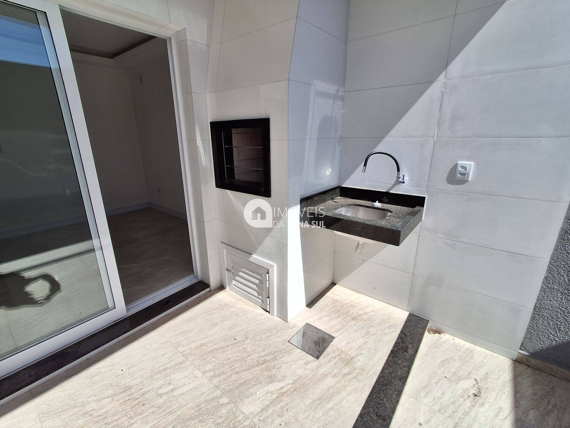 Casa para Vender com 3 quartos 3 banheiros 1 suíte no bairro Hípica em Porto Alegre/RS