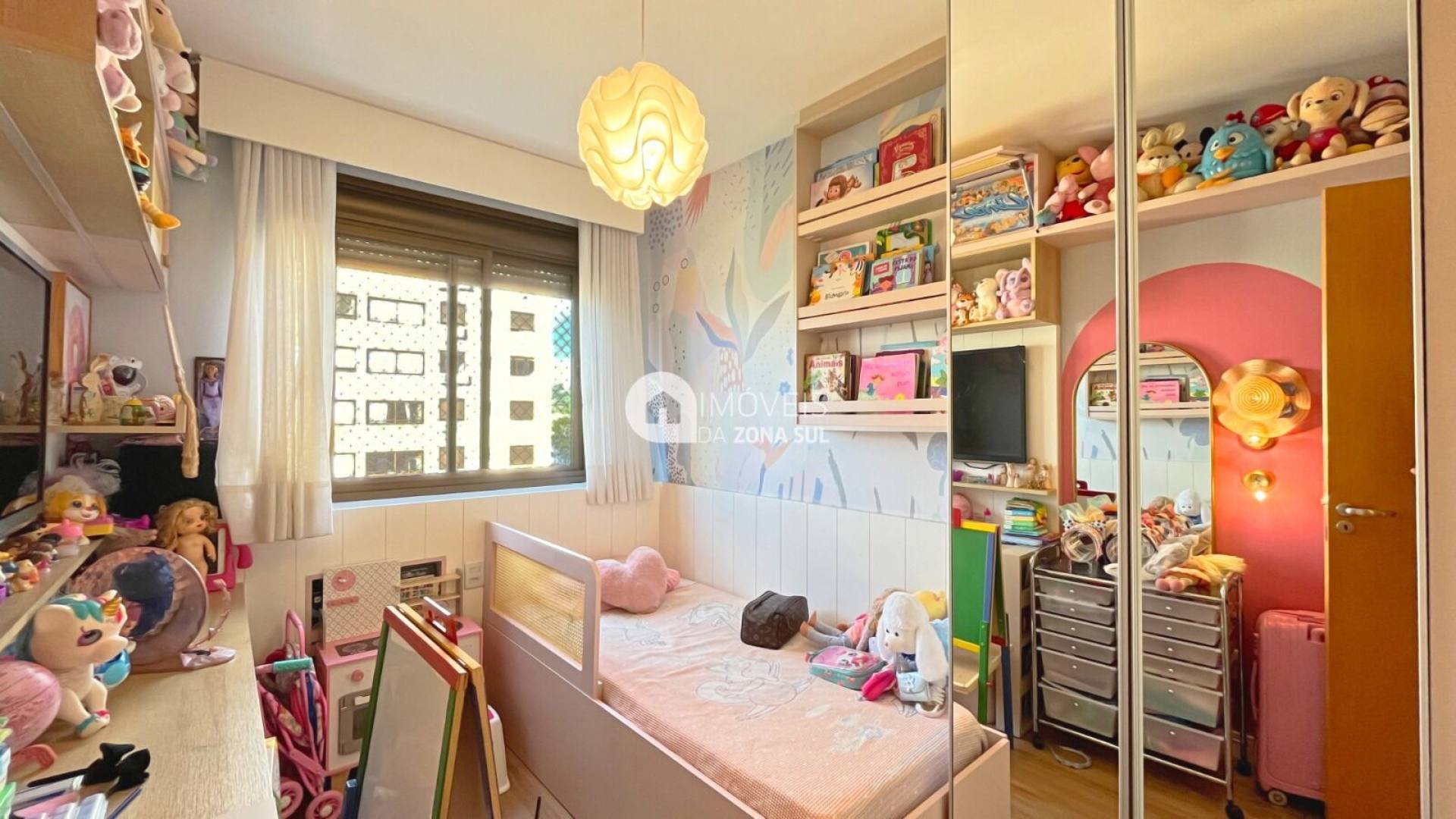 Apartamento Finamente decorado e Mobiliado no bairro Camaquã