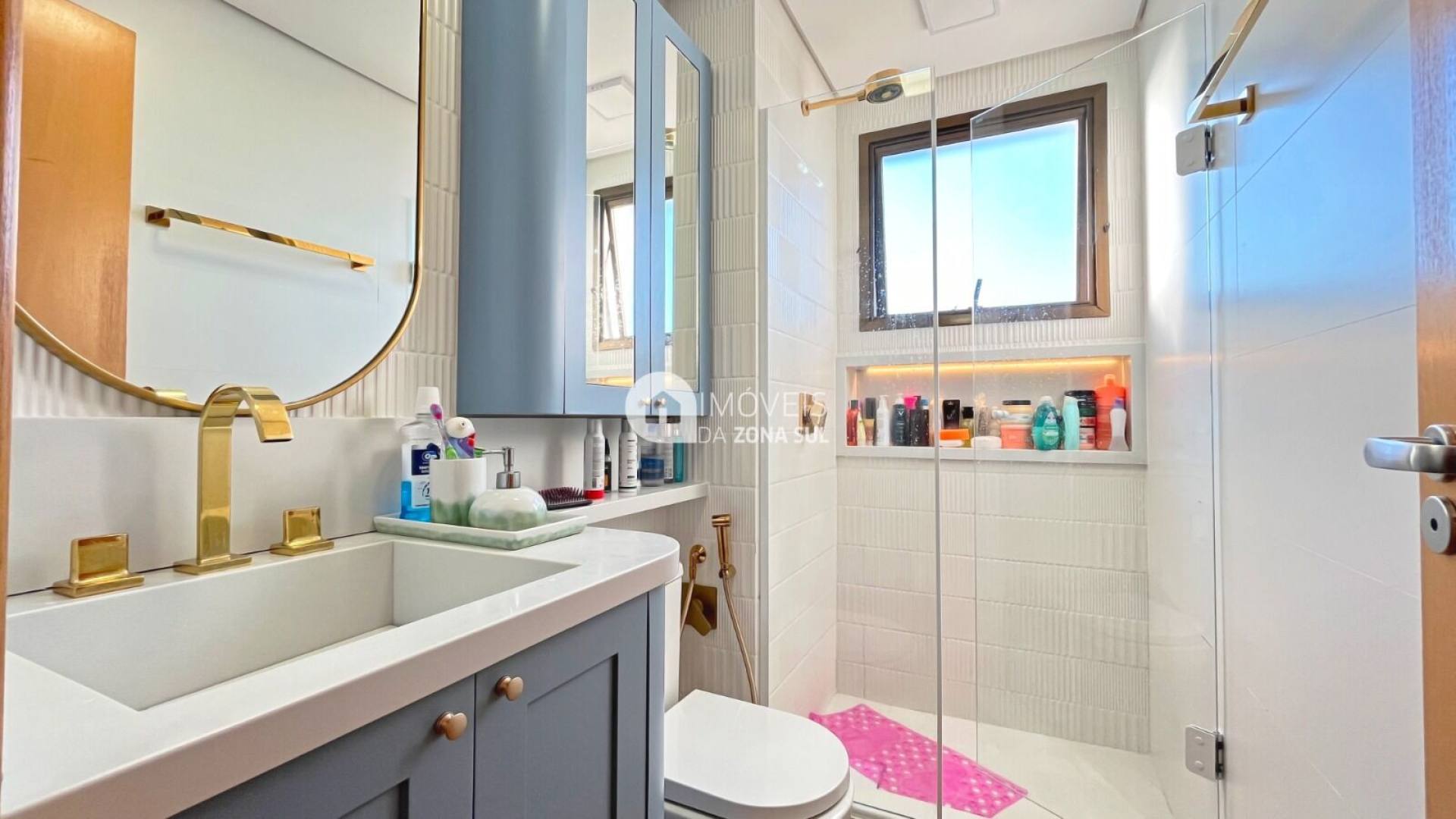 Apartamento Finamente decorado e Mobiliado no bairro Camaquã