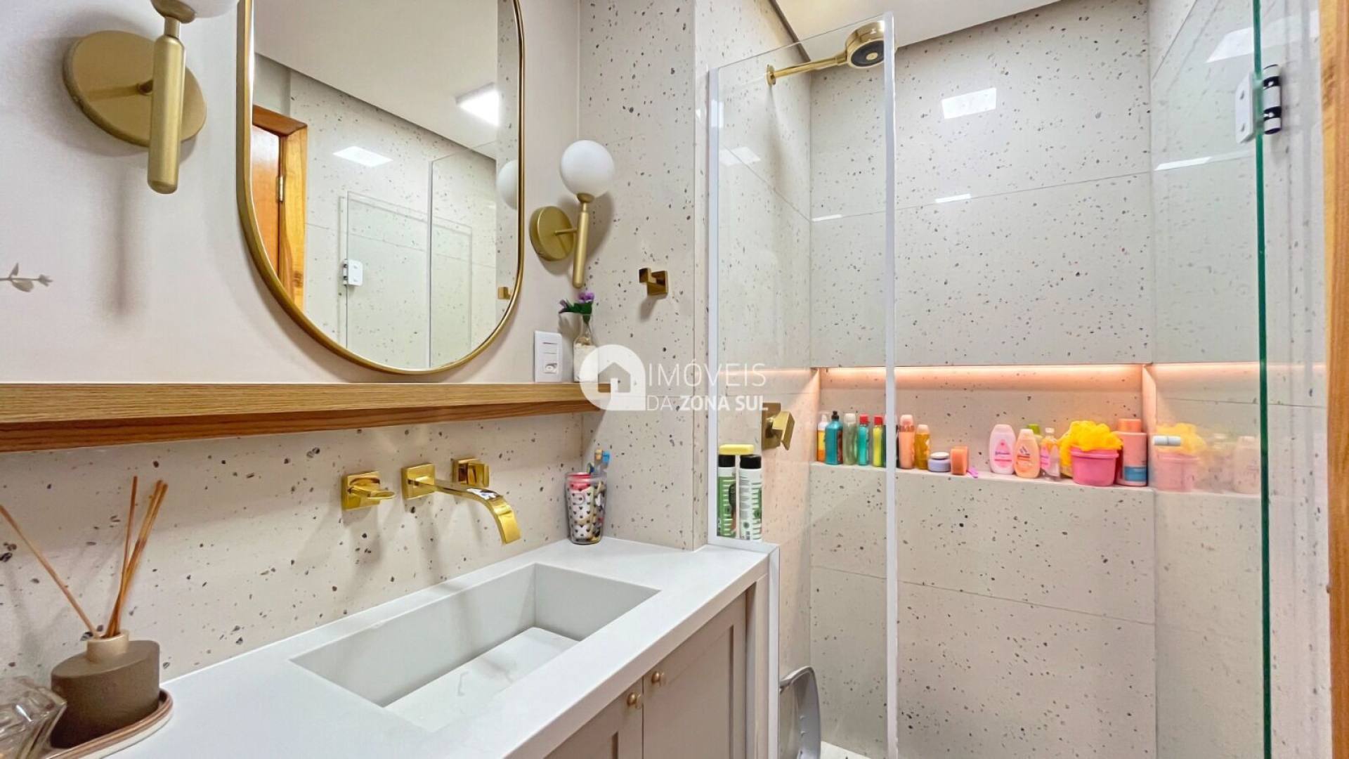 Apartamento Finamente decorado e Mobiliado no bairro Camaquã