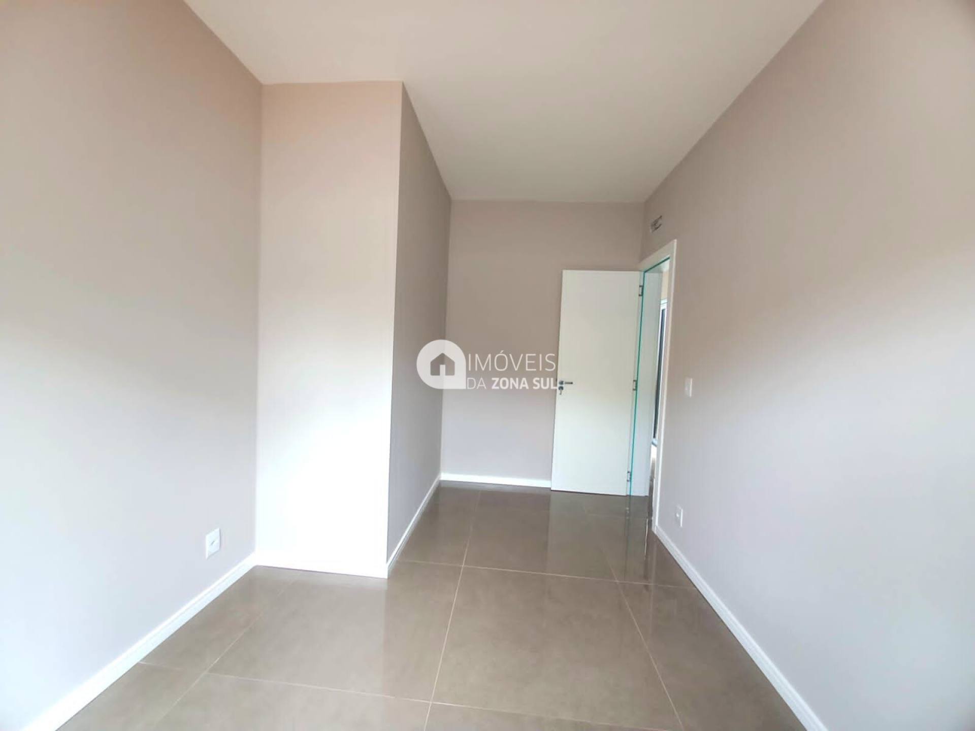 Casa para Vender com 2 vagas de garagem com 3 quartos 2 banheiros 1 suíte no bairro Aberta dos Morros em Porto Alegre/RS