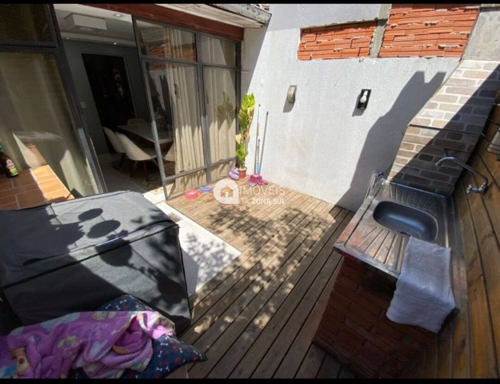 Sobrado para Vender com 1 vaga de garagem com 2 quartos 1 banheiro no bairro Hípica em Porto Alegre/RS