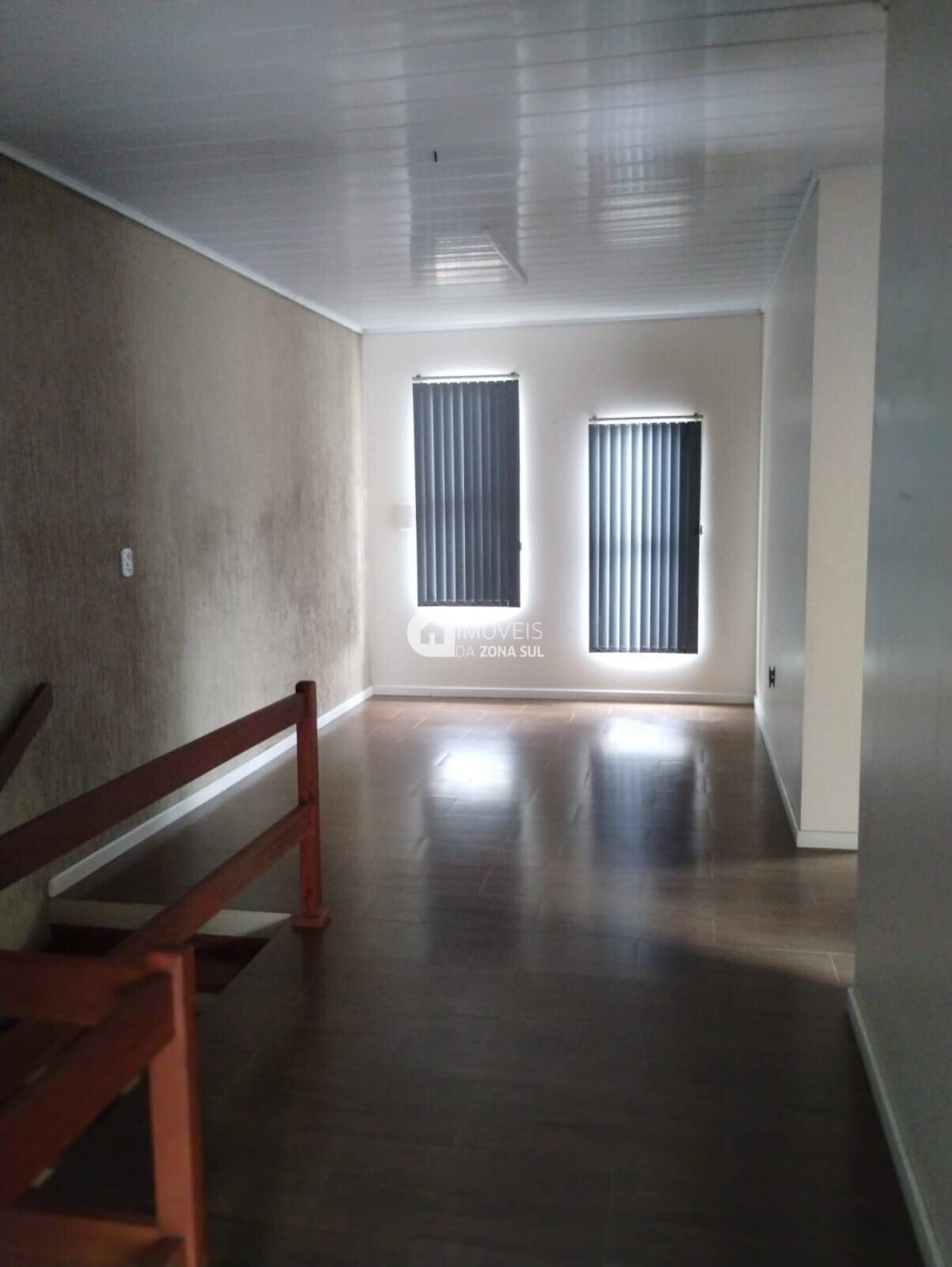 Casa para Vender com 2 vagas de garagem com 3 quartos 3 banheiros 1 suíte no bairro Lageado em Porto Alegre/RS