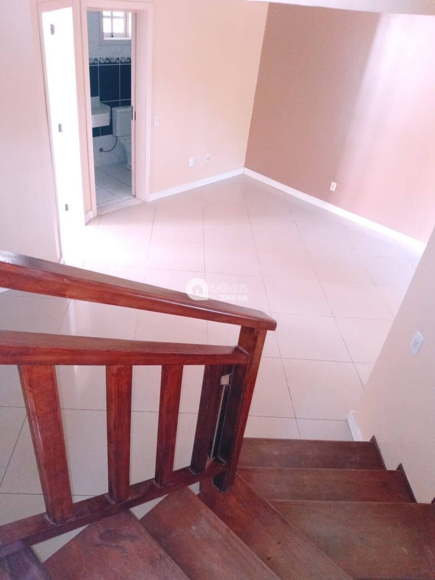 Casa para Vender com 2 vagas de garagem com 3 quartos 2 banheiros 1 suíte no bairro Hípica em Porto Alegre/RS