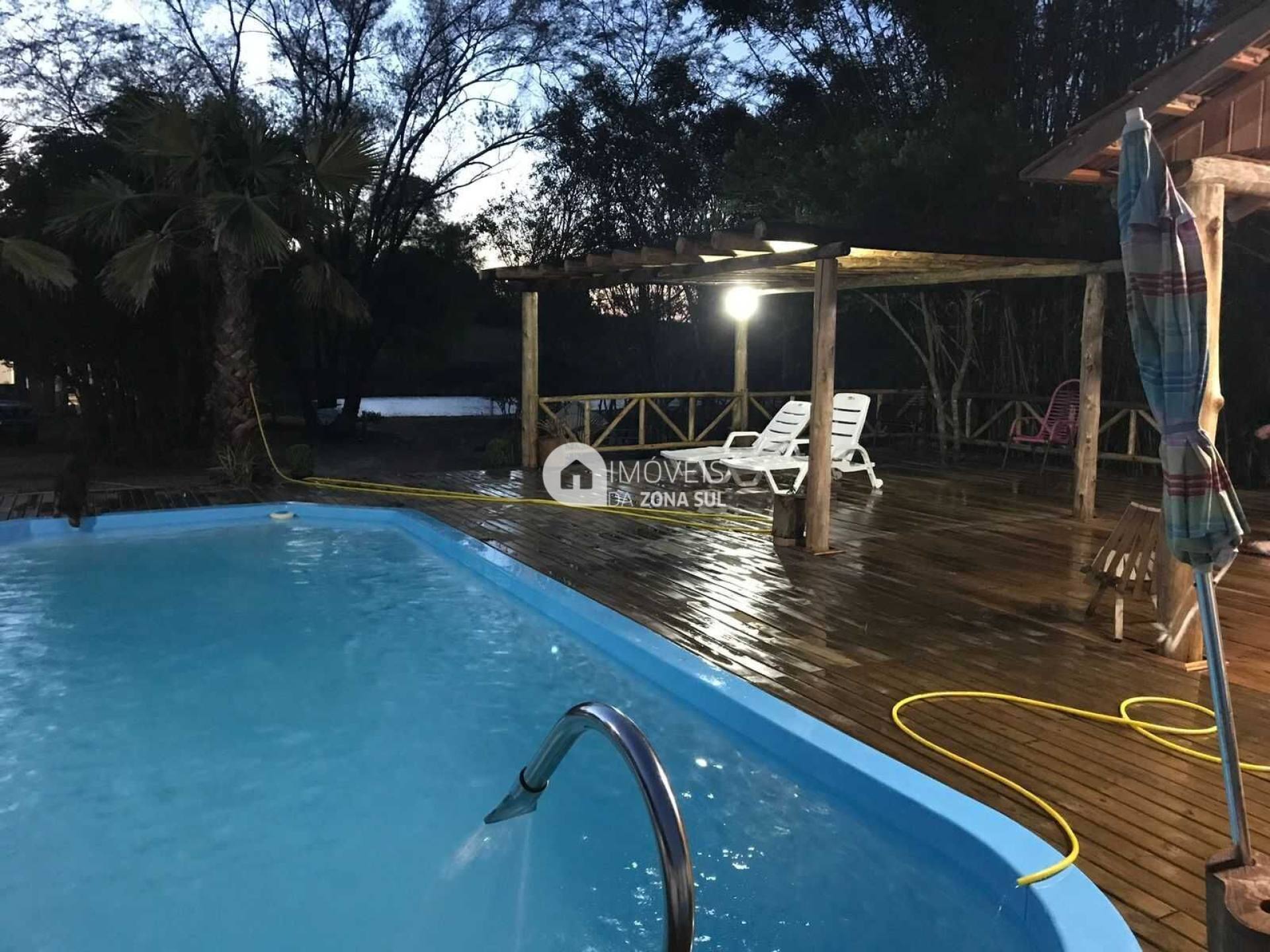 Sítio para Vender com 10 vagas de garagem com 2 quartos 1 banheiro no bairro Restinga em Porto Alegre/RS