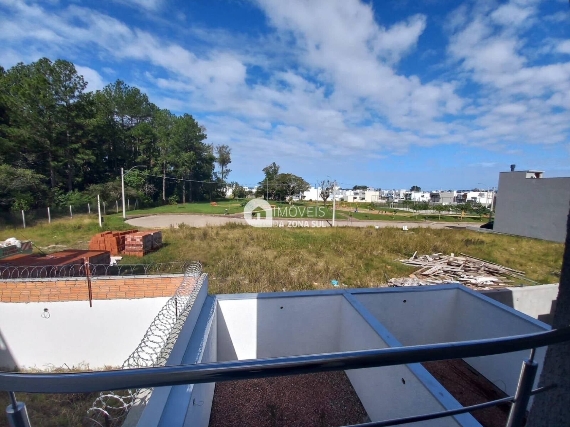 Casa para Vender com 1 vaga de garagem com 2 quartos 2 banheiros 2 suítes no bairro Hípica em Porto Alegre/RS