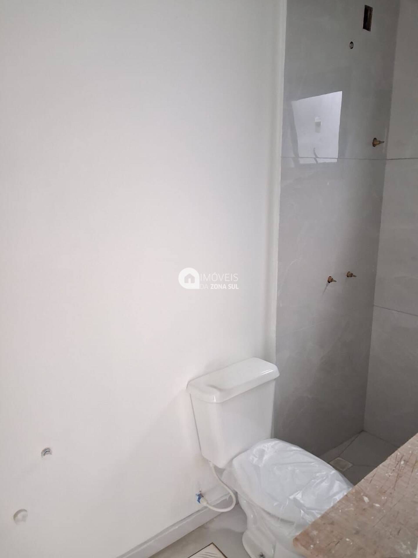 Casa para Vender com 1 vaga de garagem com 2 quartos 2 banheiros 1 suíte no bairro Hípica em Porto Alegre/RS