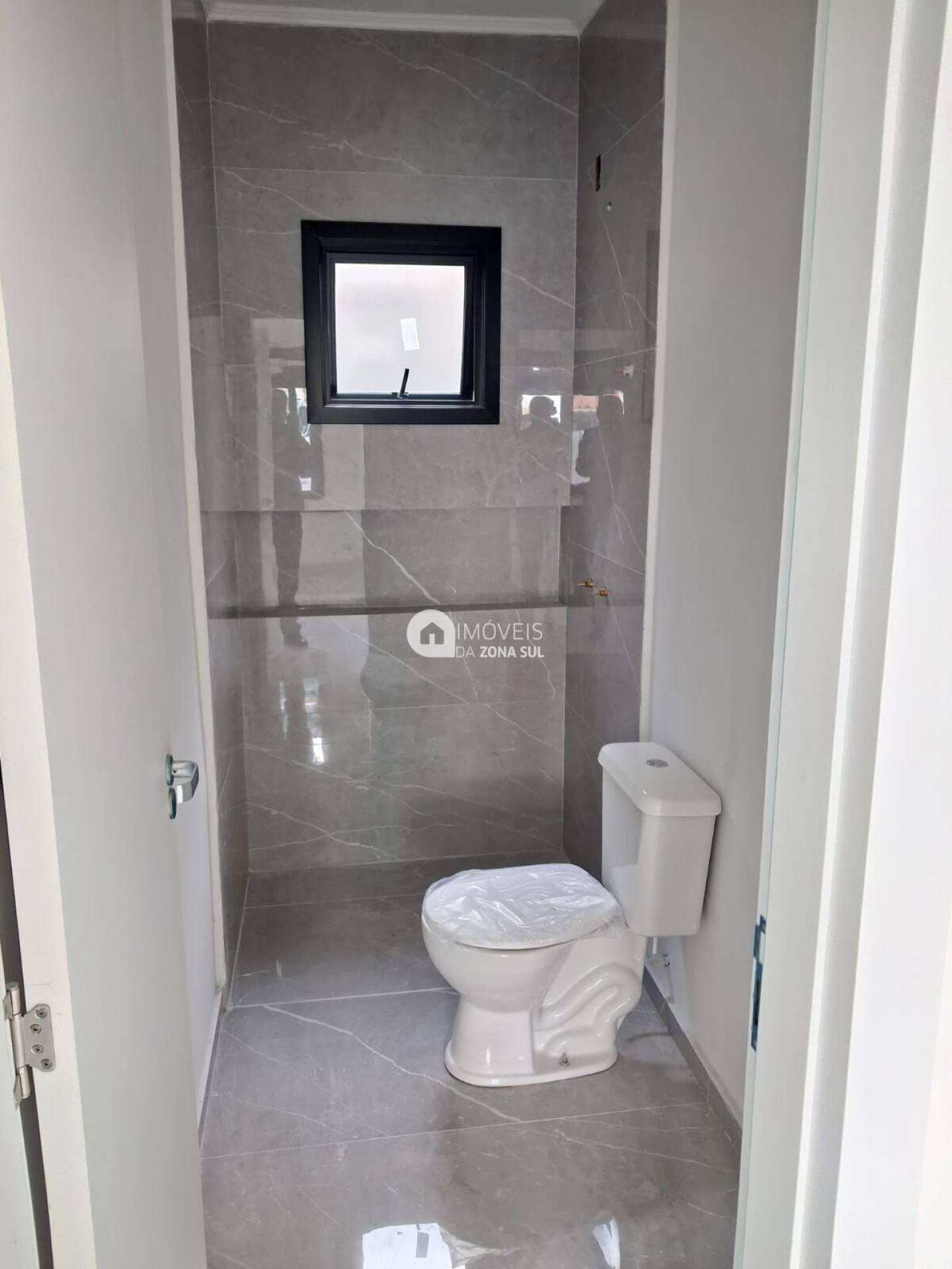 Casa para Vender com 1 vaga de garagem com 2 quartos 2 banheiros 1 suíte no bairro Hípica em Porto Alegre/RS