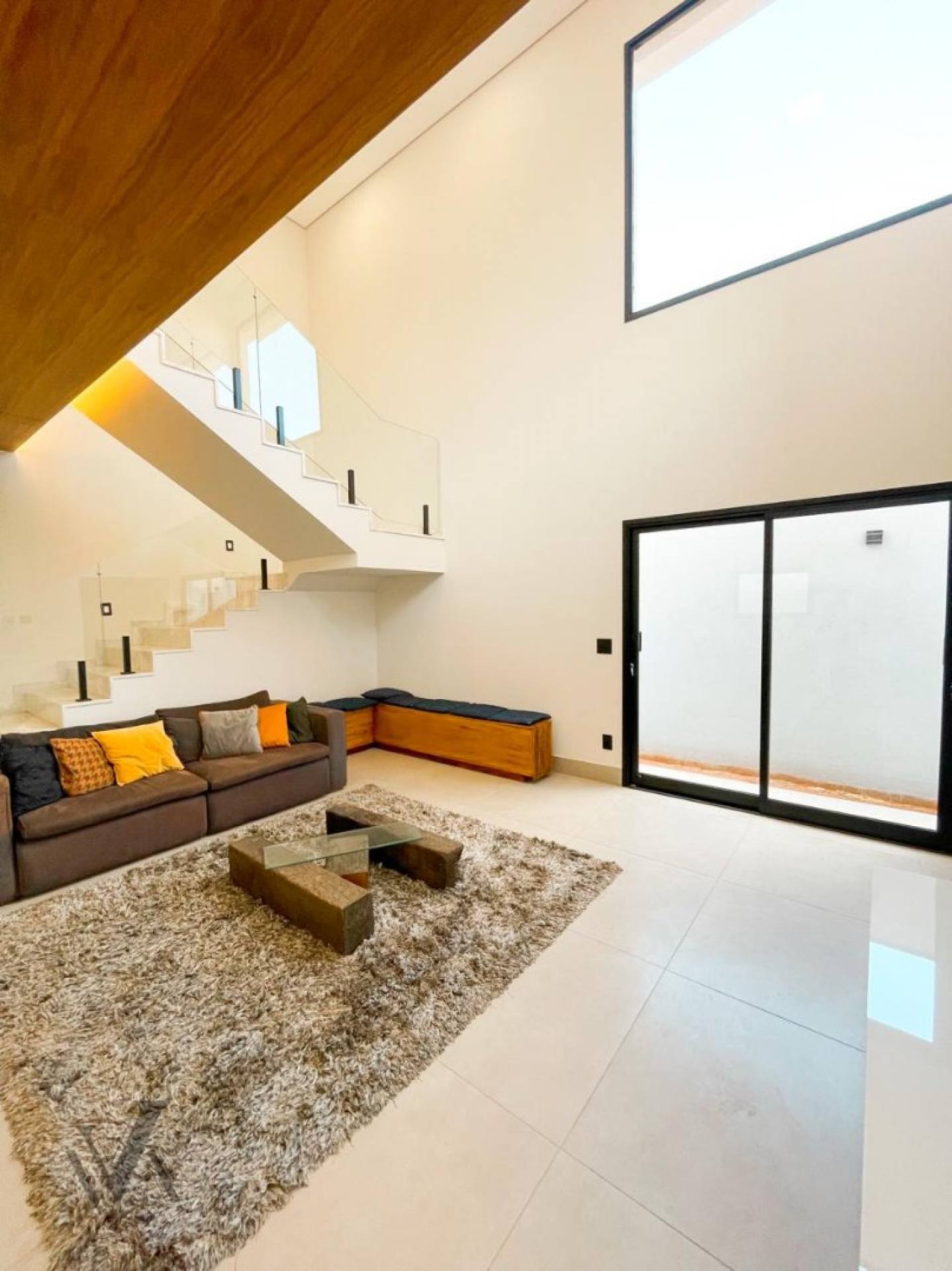 Magnífica Casa no Condomínio Village Damha - 4 suítes + escritório