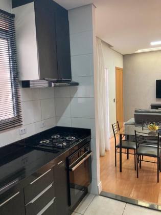 Lindo Apartamento com varanda na Av. Lauro Corrêa - Condomínio Liverpool
