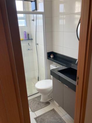 Lindo Apartamento com varanda na Av. Lauro Corrêa - Condomínio Liverpool