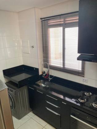 Lindo Apartamento com varanda na Av. Lauro Corrêa - Condomínio Liverpool