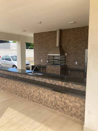 Lindo Apartamento com varanda na Av. Lauro Corrêa - Condomínio Liverpool