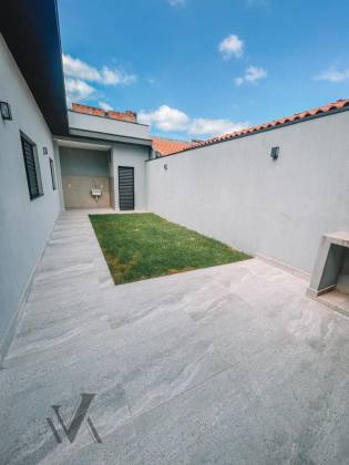 Linda casa de 3 dormitórios no Jequitibás