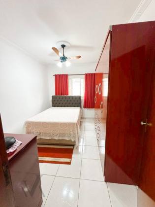 Casa Ampla de 2 dórmitorios no Santa Eulalia