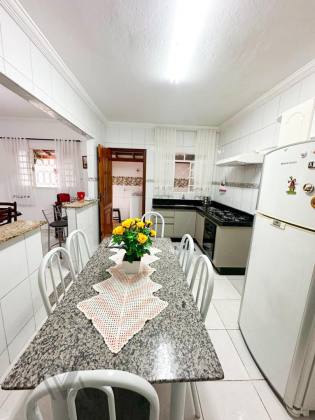 Casa Ampla de 2 dórmitorios no Santa Eulalia