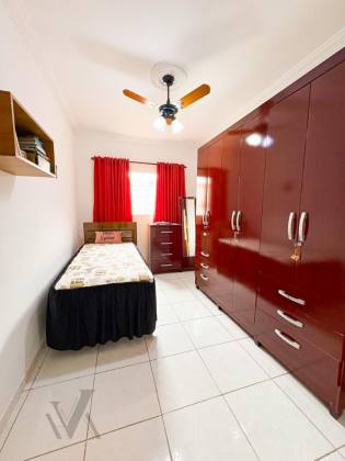 Casa Ampla de 2 dórmitorios no Santa Eulalia