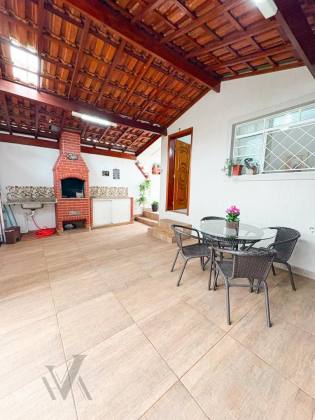 Casa Ampla de 2 dórmitorios no Santa Eulalia