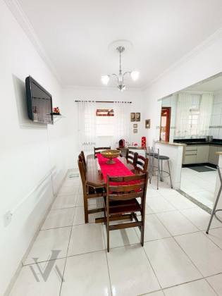 Casa Ampla de 2 dórmitorios no Santa Eulalia