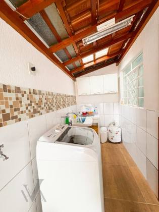 Casa Ampla de 2 dórmitorios no Santa Eulalia