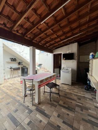 Casa com 3 dorm sendo 1 suite no Alto dos Laranjais