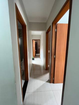 Casa com 3 dorm sendo 1 suite no Alto dos Laranjais