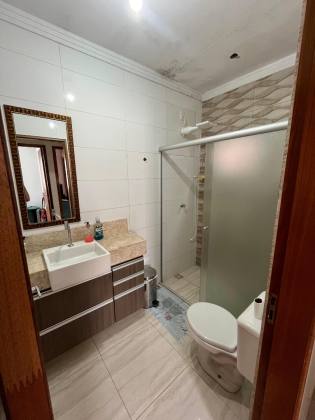 Casa com 3 dorm sendo 1 suite no Alto dos Laranjais