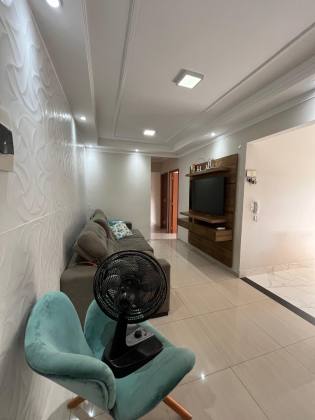 Casa com 3 dorm sendo 1 suite no Alto dos Laranjais
