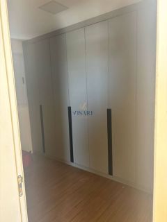 2 quartos sendo 1 suíte e 2 vgs de garagem