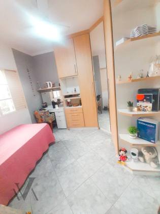 Casa com 3 dormitórios próximo a Av Lauro Correia