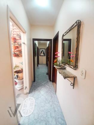 Casa com 3 dormitórios próximo a Av Lauro Correia