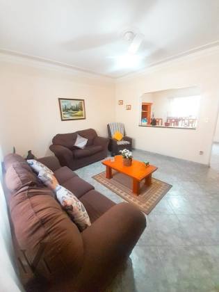 Casa com 3 dormitórios próximo a Av Lauro Correia