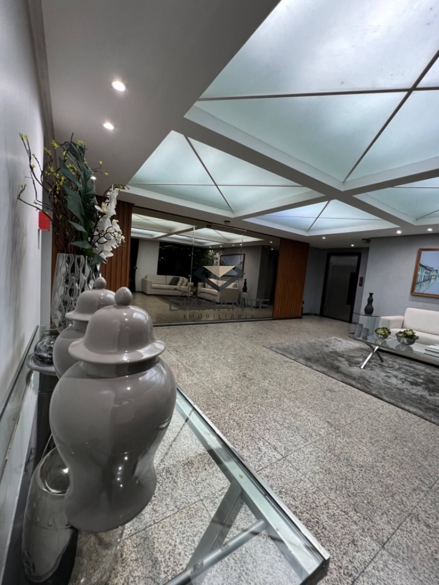 Apartamento Para Vender com 4 quartos 03 suítes no bairro Tambaú em João Pessoa