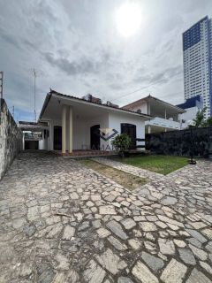 Casa Excelente Para Vender com 3 quartos 01 suítes no bairro Manaíra em João Pessoa