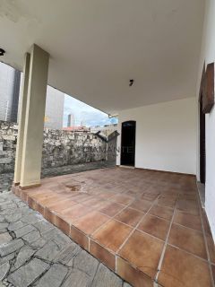 Casa Excelente Para Vender com 3 quartos 01 suítes no bairro Manaíra em João Pessoa