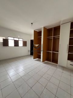 Casa Excelente Para Vender com 3 quartos 01 suítes no bairro Manaíra em João Pessoa