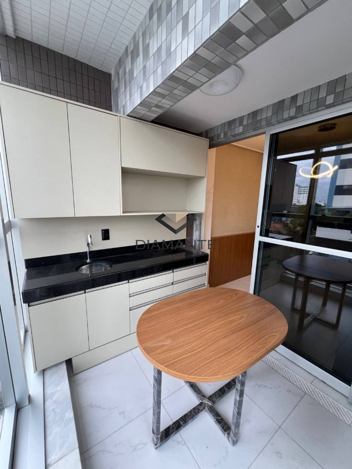 Apartamento Para Vender com 02 quartos 01 suítes no bairro Brisamar em João Pessoa