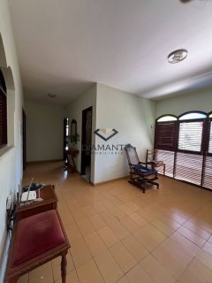 TERRENO DE ESQUINA COM 812 m², TAMBAUZINHO
