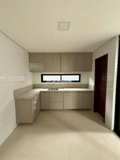 Casa de Condomínio para Vender com 3 quartos 2 suítes no Giardino Bianco Condomínio