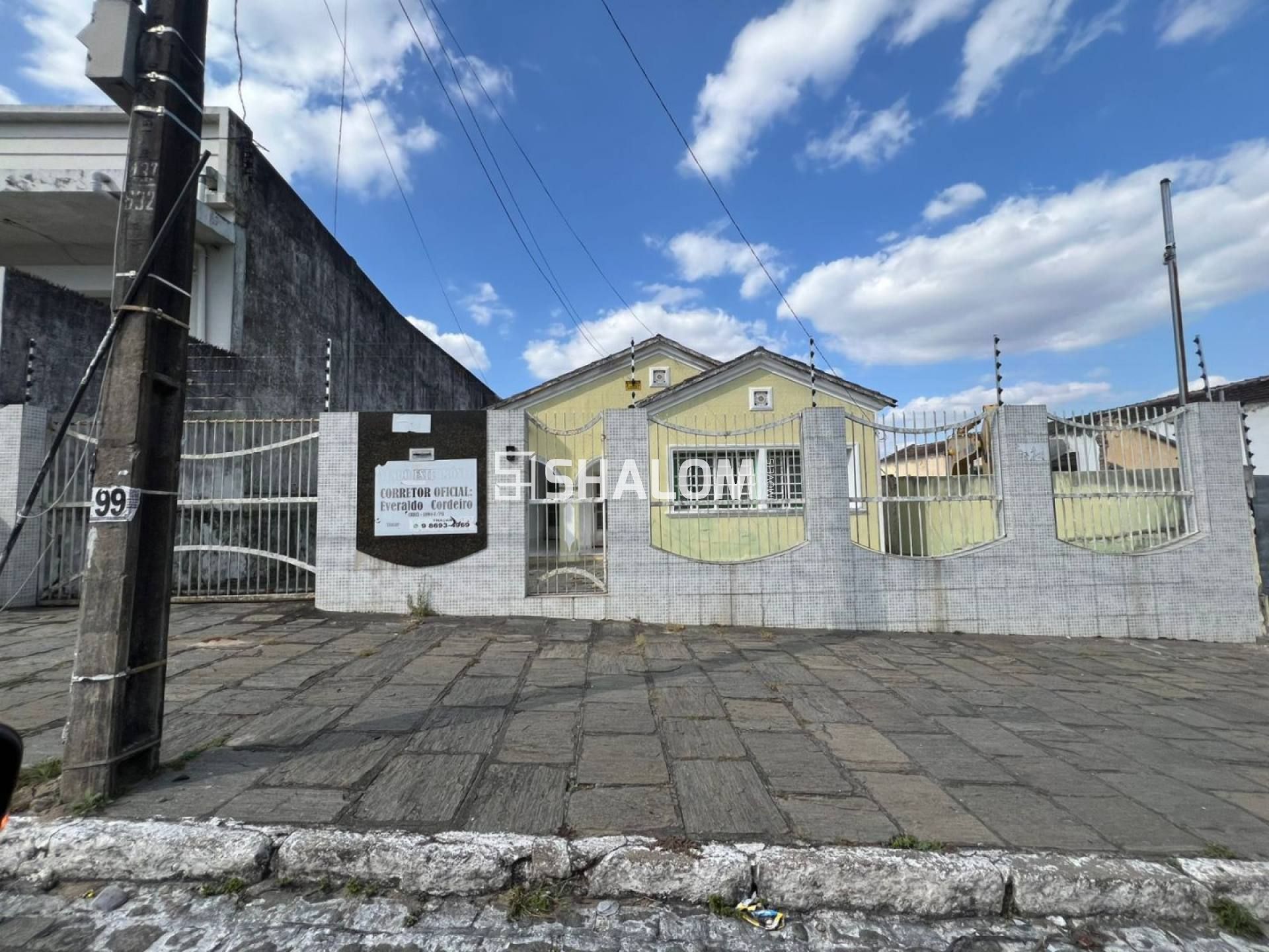 Casa para Vender no Bairro Centro em Campina Grande - PB